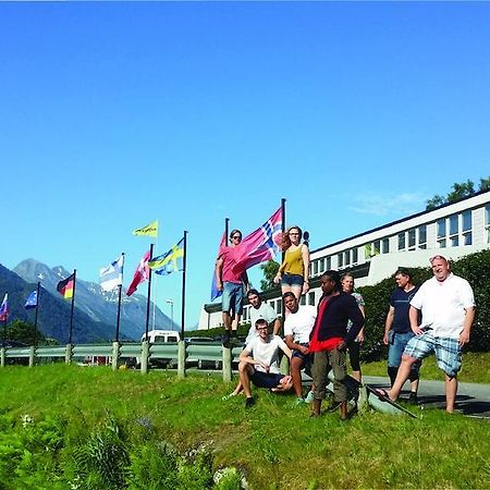 Solfjord Bed & Bistro Bed & Breakfast Ейдсдал Екстериор снимка
