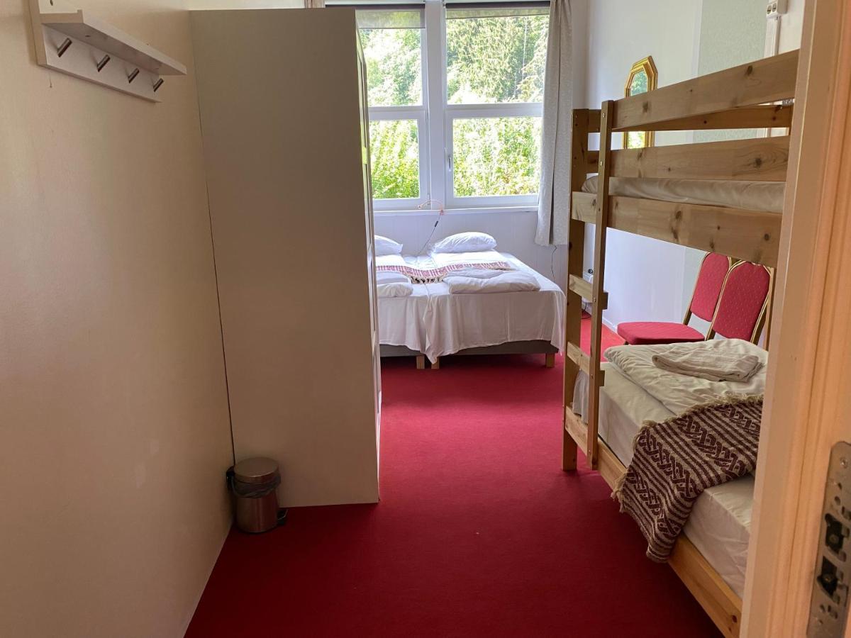 Solfjord Bed & Bistro Bed & Breakfast Ейдсдал Екстериор снимка