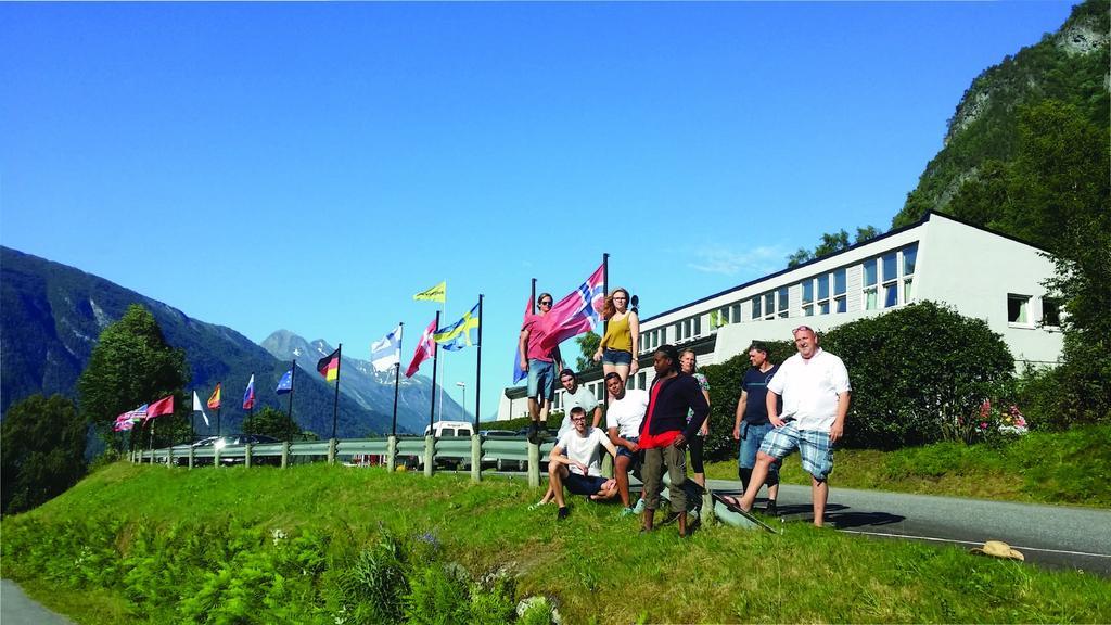 Solfjord Bed & Bistro Bed & Breakfast Ейдсдал Екстериор снимка